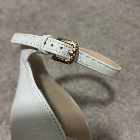 Micheal by Micheal Shannon - White Heels - Picture 7 of 7